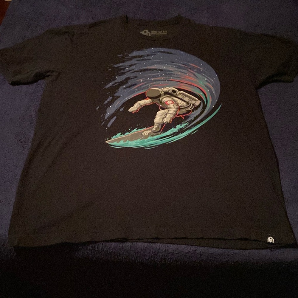 Men’s graphic tee shirt